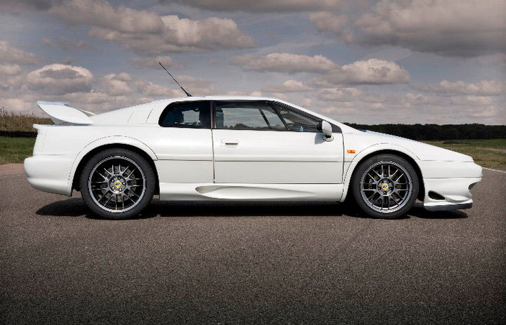 L'Esprit V8 de Dany, restaurée à grand frais par Lotus. Un poil tunée...