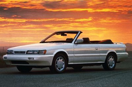 ... et la M30, en coupé et cabriolet, une Nissan Leopard améliorée.