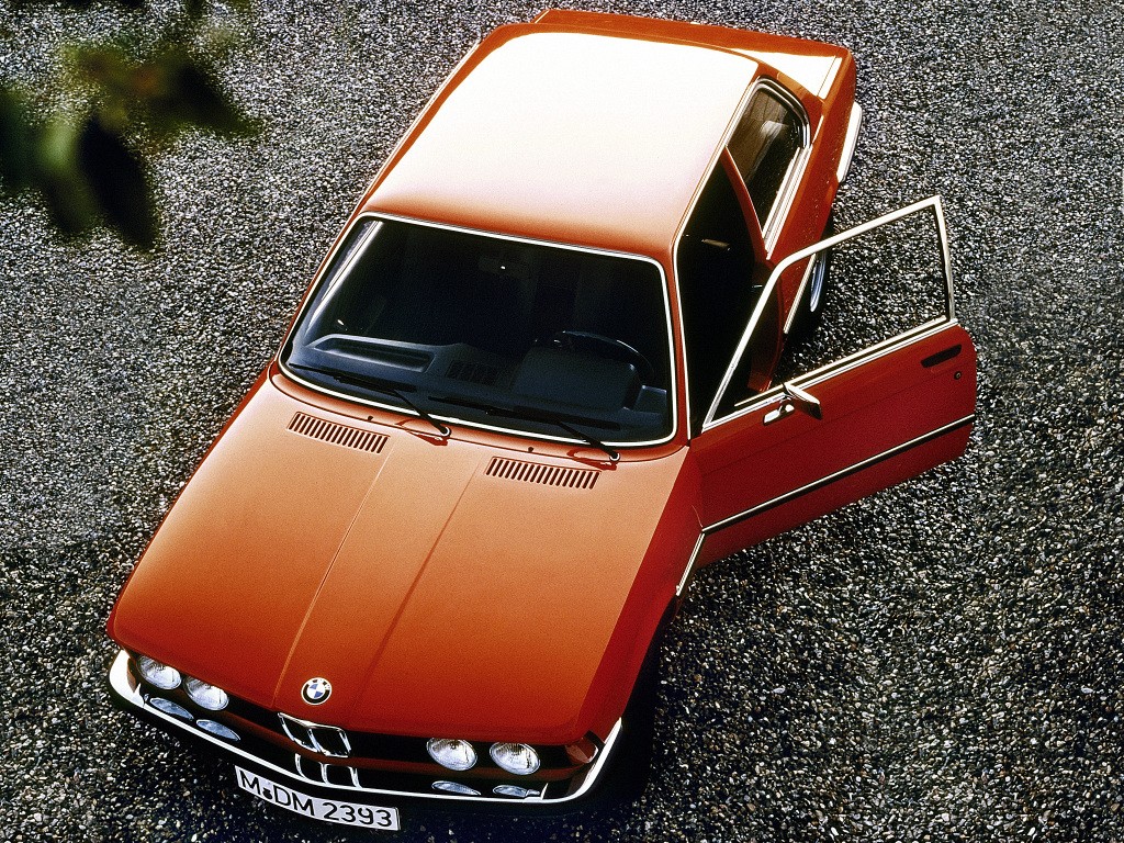 La 315 sera la dernière des E21 produites, alors que l'E30 était déjà sortie !