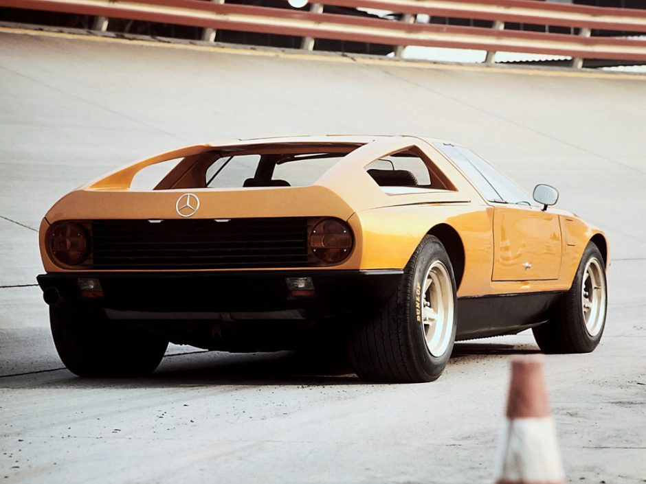 à Quoi Correspond 70 Chevaux Voiture Mercedes C111 : les flèches oranges