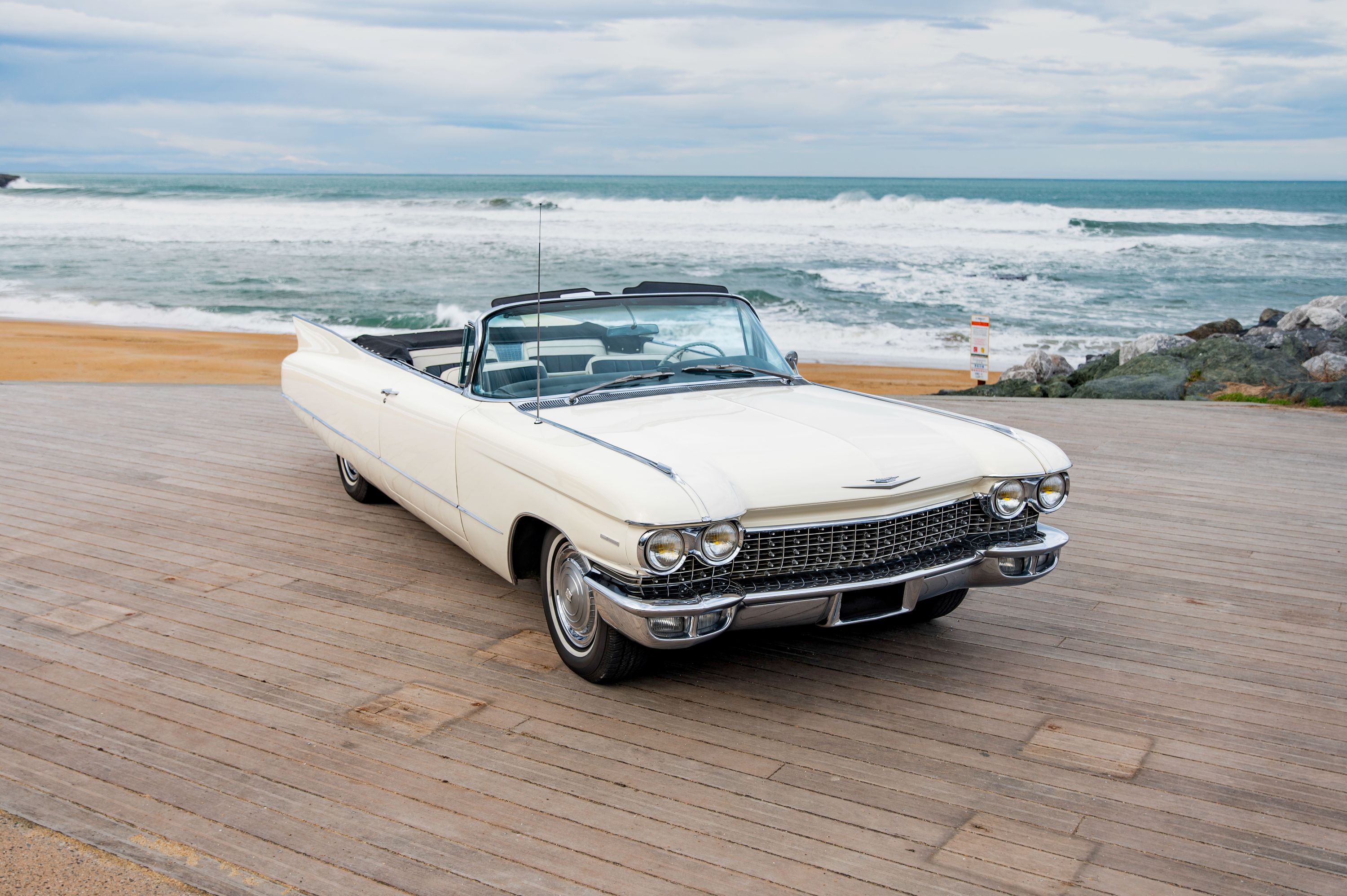 CADILLAC Series 62 Cabriolet 1960 used Bayonne (64100) | Carjager