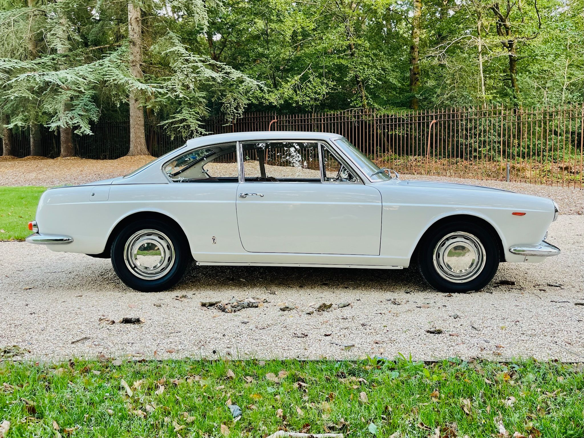 フラビア Auctions | Don't Wait to Bid on the Car of Your Dreams!